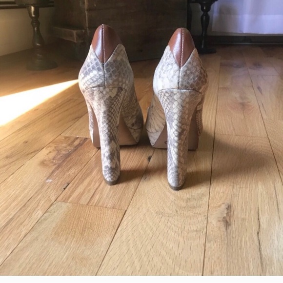 Super Cute Sam Edelman Snakeskin Heels - Picture 5 of 5